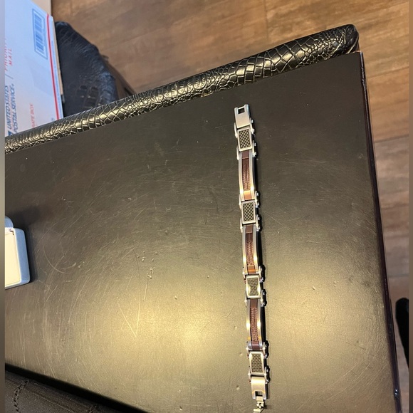 NIB Men’s Stainless Steel 2 Tone Bracelet - Picture 9 of 11